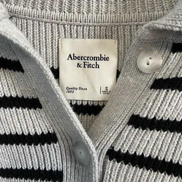 Abercrombie & Fitch Black & Gray Striped Collared Cardigan - Picture 5 of 8